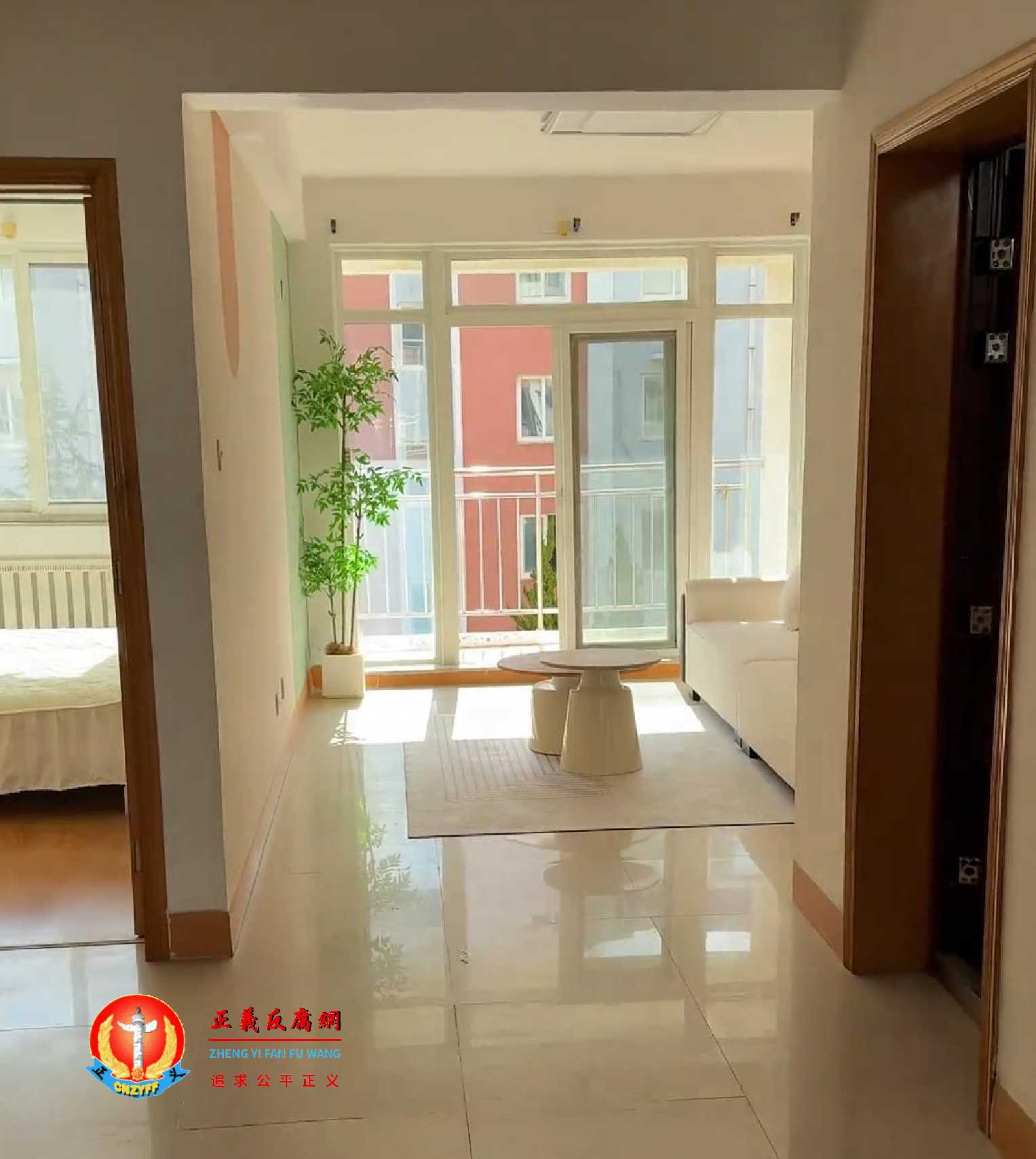 网友8万元买到的海景房.jpg 网友8万元买到的海景房.jpg